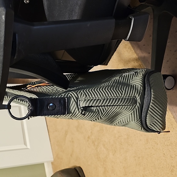 Olive Go Dash Dot tote/gym Infinity bag - Picture 4 of 12